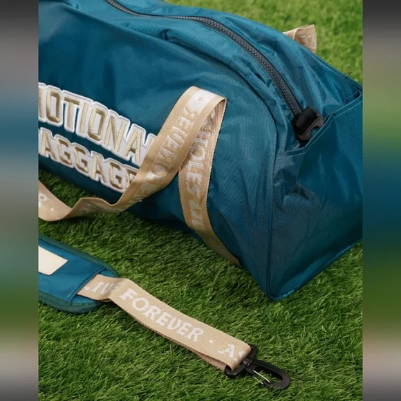 Brand new ALF duffel/travel/gym bag - Picture 3 of 3